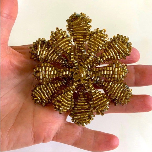 Pottery Barn Set of 4 Beaded Snowflake Napkin Rings - Picture 3 of 6